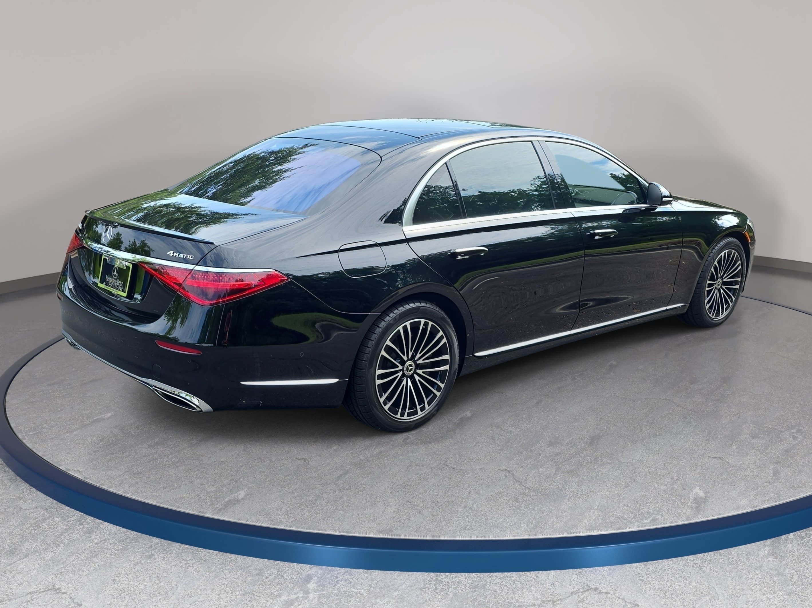 Used 2025 Mercedes-Benz S 580e 4MATIC Sedan image 5