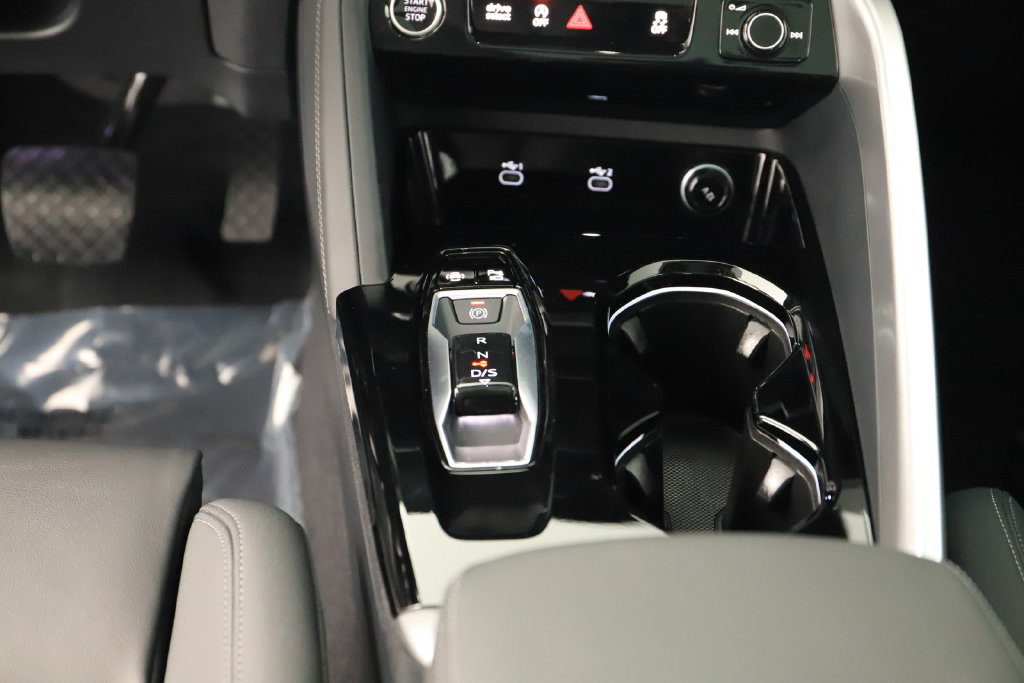 Certified 2025 Audi Q5 Prestige AWD/4WD image 22