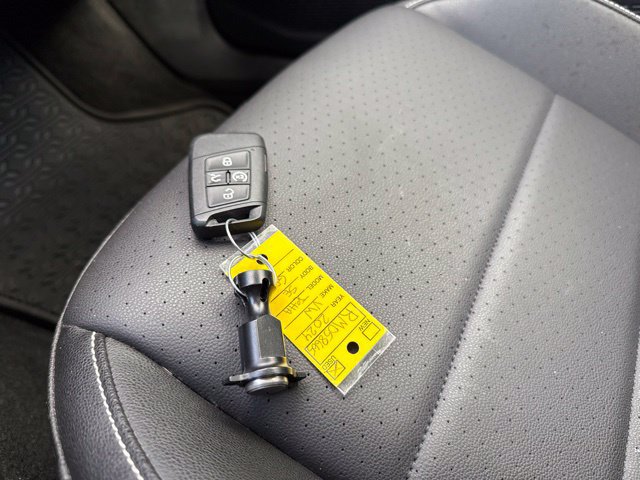 Used 2024 Volkswagen Jetta SE FWD image 28