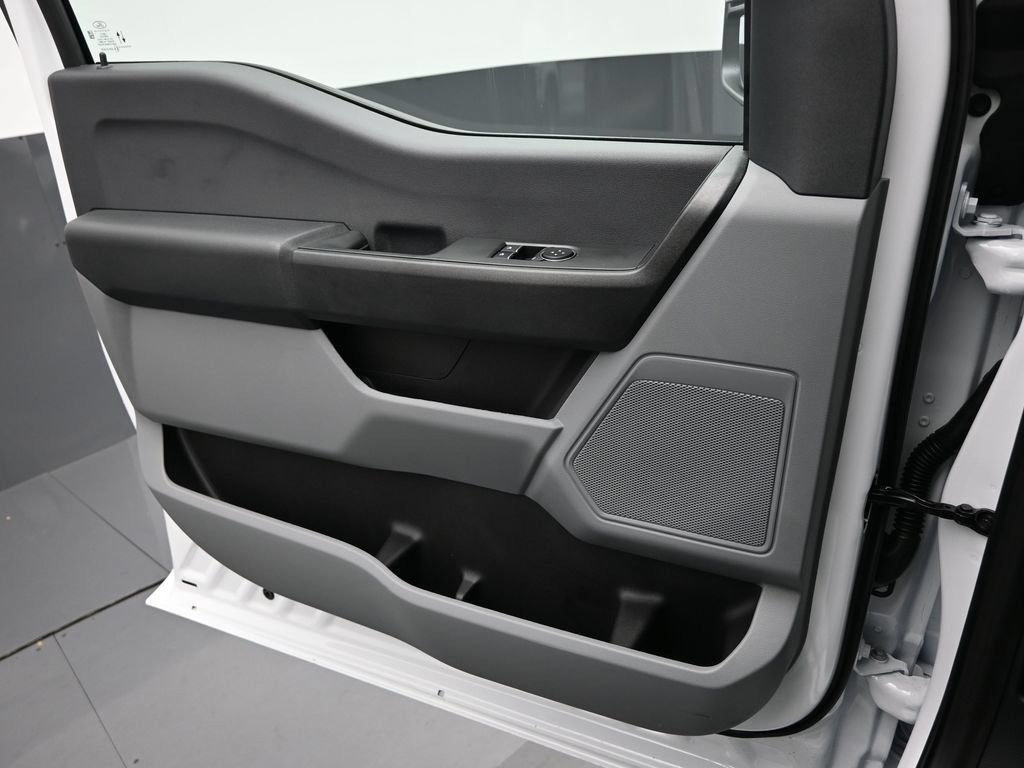 New 2026 Ford F250 XL w/ F-250 >10K GVWR Package AWD/4WD image 7