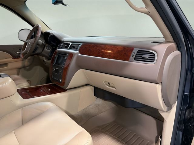 Used 2011 Chevrolet Tahoe LTZ AWD/4WD image 14