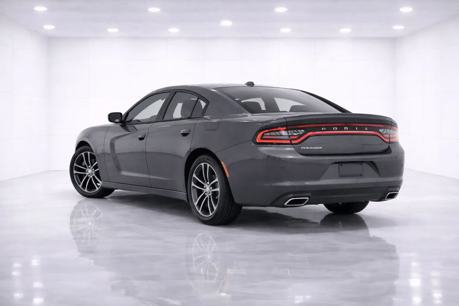 Used 2019 Dodge Charger SXT image 3