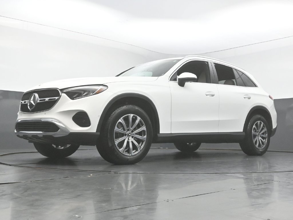 Used 2025 Mercedes-Benz GLC 300 4MATIC image 49