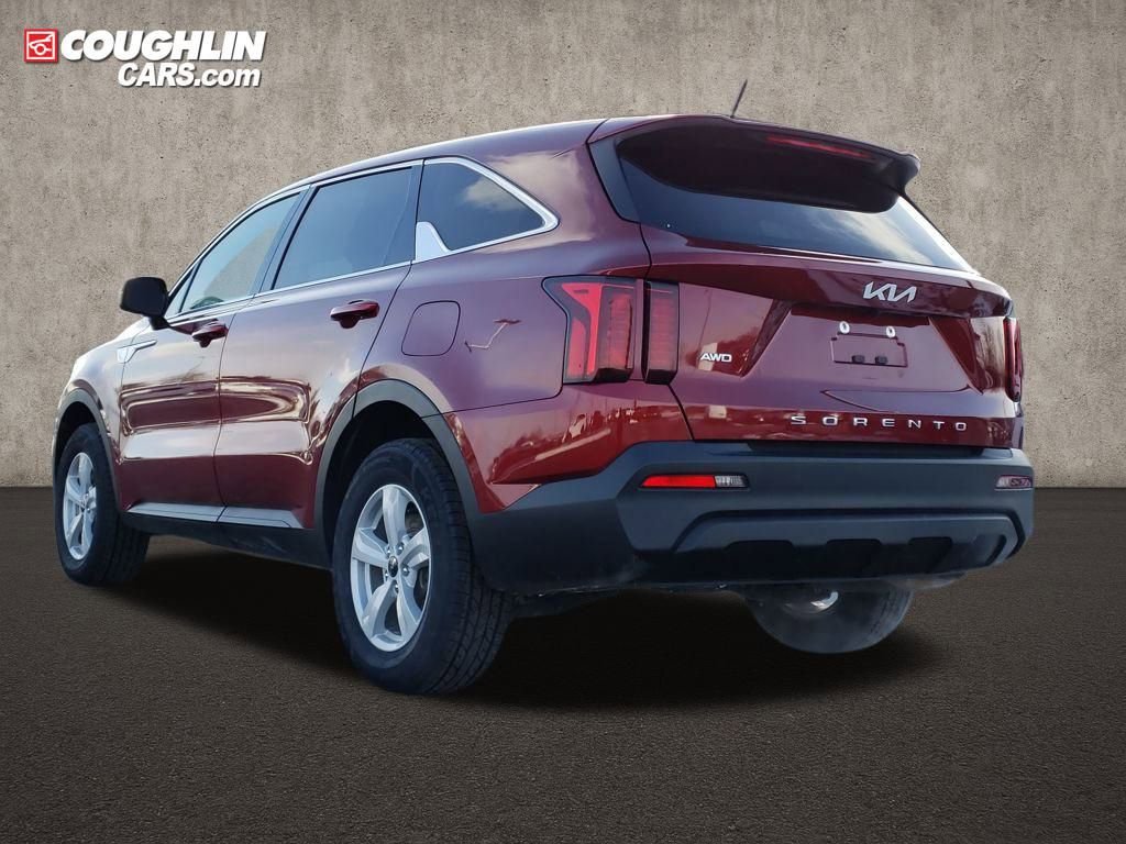 Used 2022 Kia Sorento LX image 5