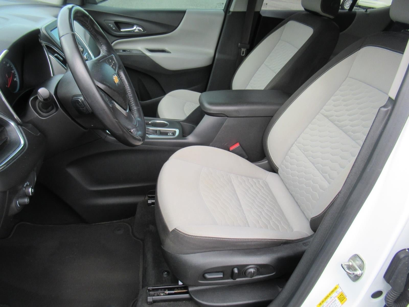 Used 2018 Chevrolet Equinox LT FWD image 16