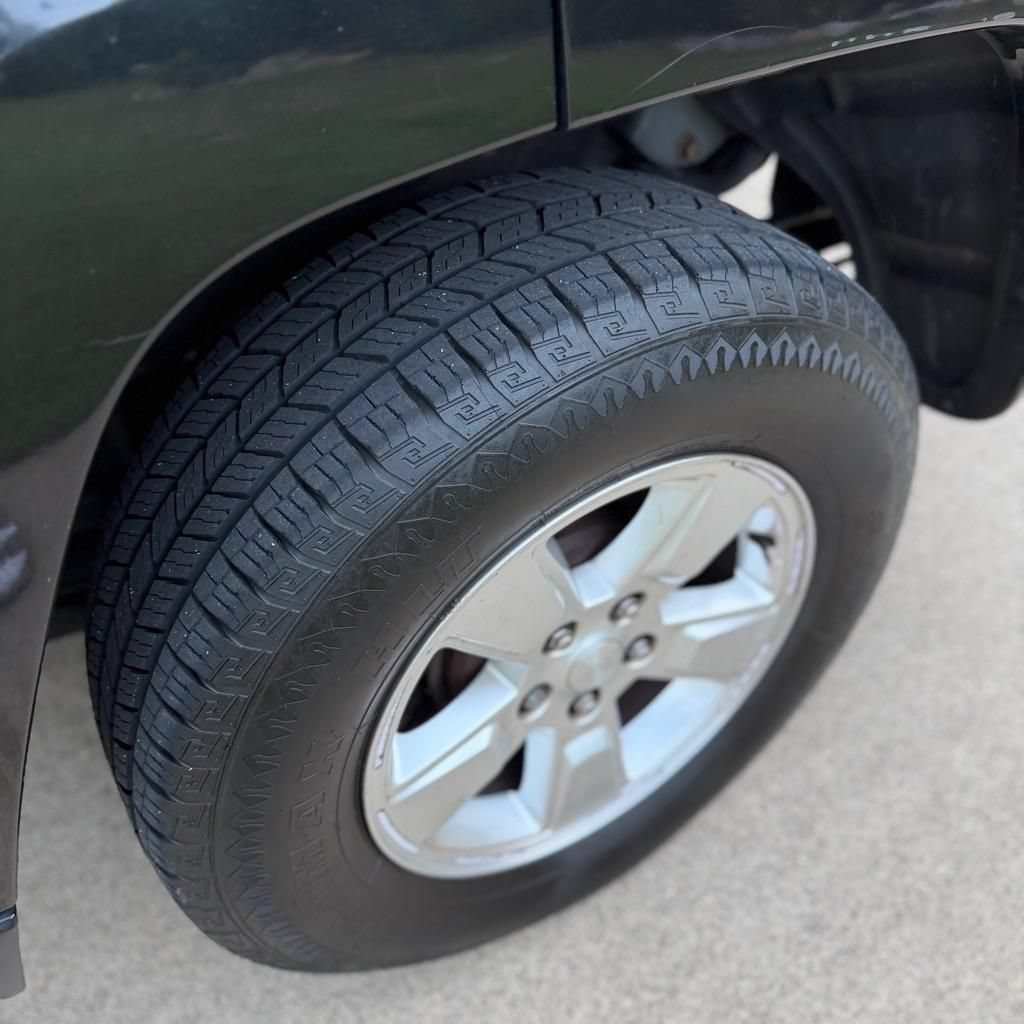 Used 2010 Jeep Liberty Sport w/ Popular Equipment Group AWD/4WD image 12