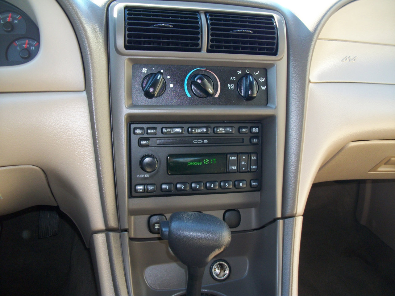 Used 2004 Ford Mustang Deluxe Convertible image 4