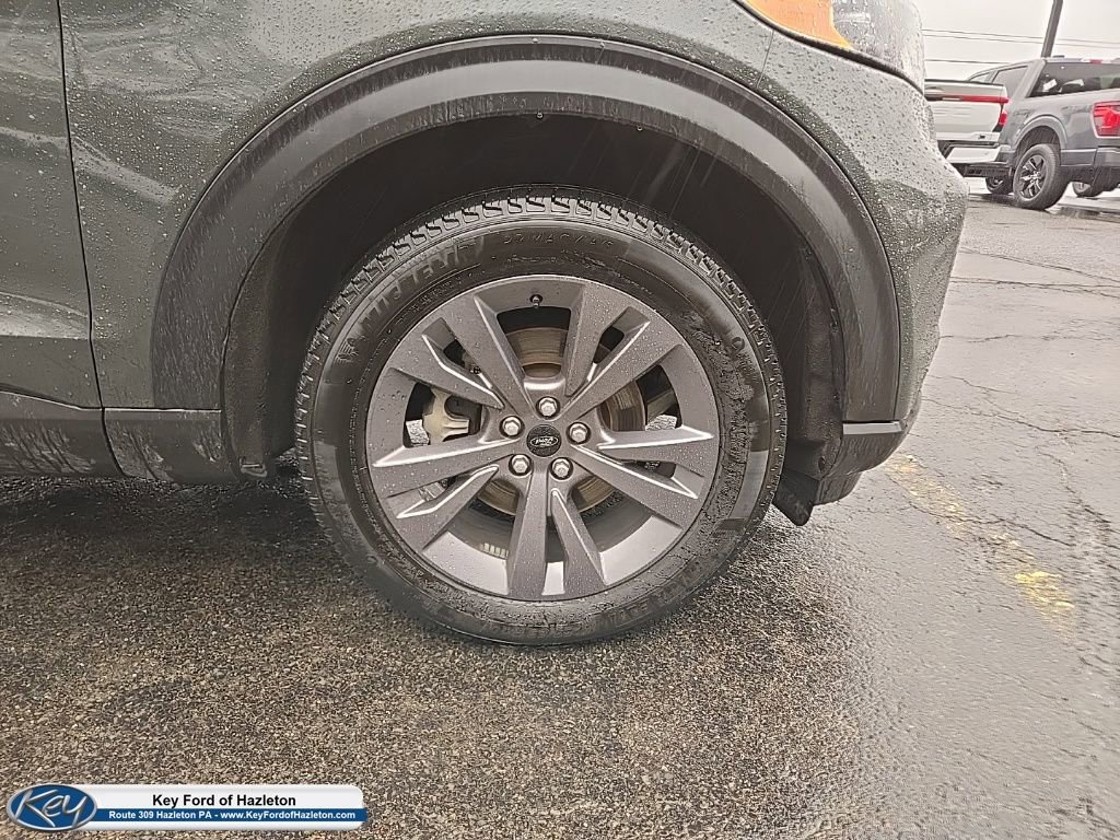 Used 2023 Ford Explorer XLT w/ Equipment Group 202A image 23