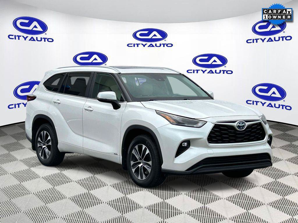 Used 2024 Toyota Highlander XLE