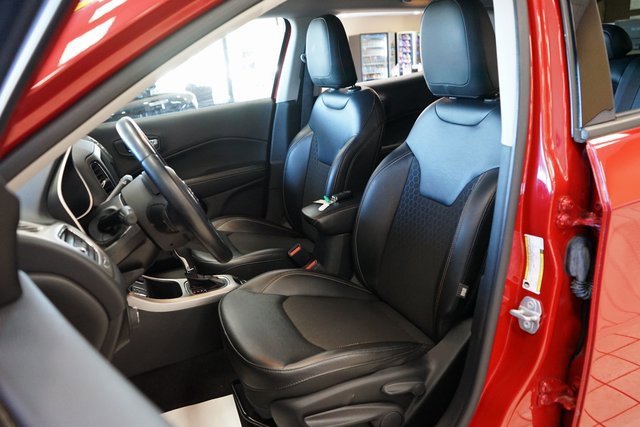 Used 2021 Jeep Compass Latitude image 2