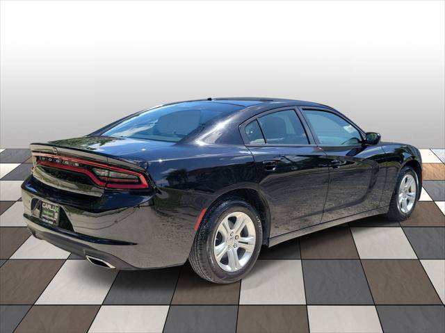 Used 2022 Dodge Charger SXT RWD image 3