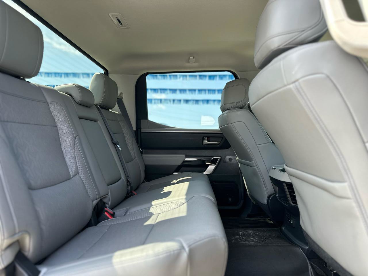 Used 2022 Toyota Tundra Limited w/ Power Package AWD/4WD image 16