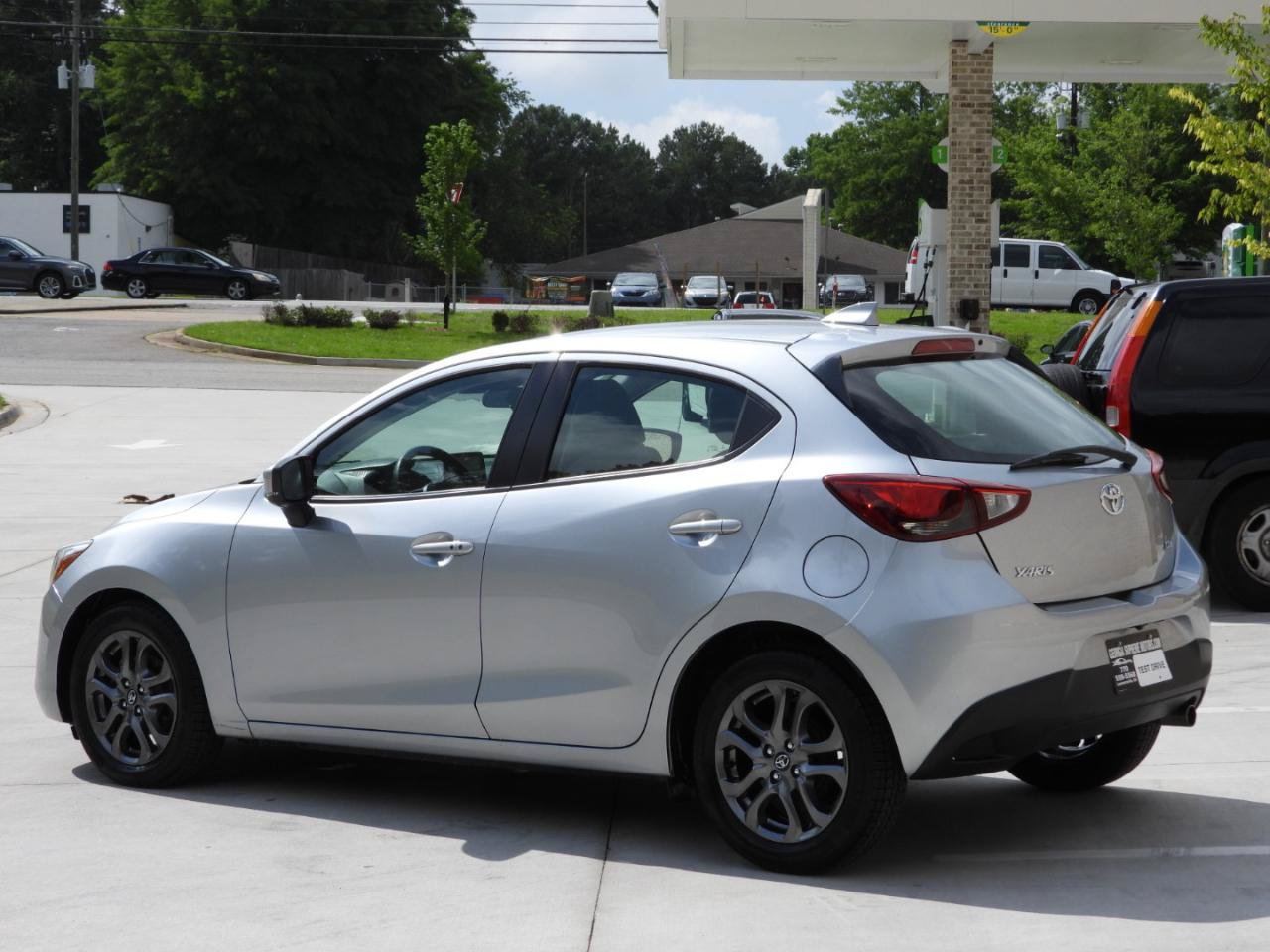 Used 2020 Toyota Yaris XLE FWD image 17