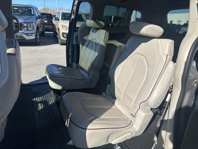 Used 2020 Chrysler Pacifica Limited image 26