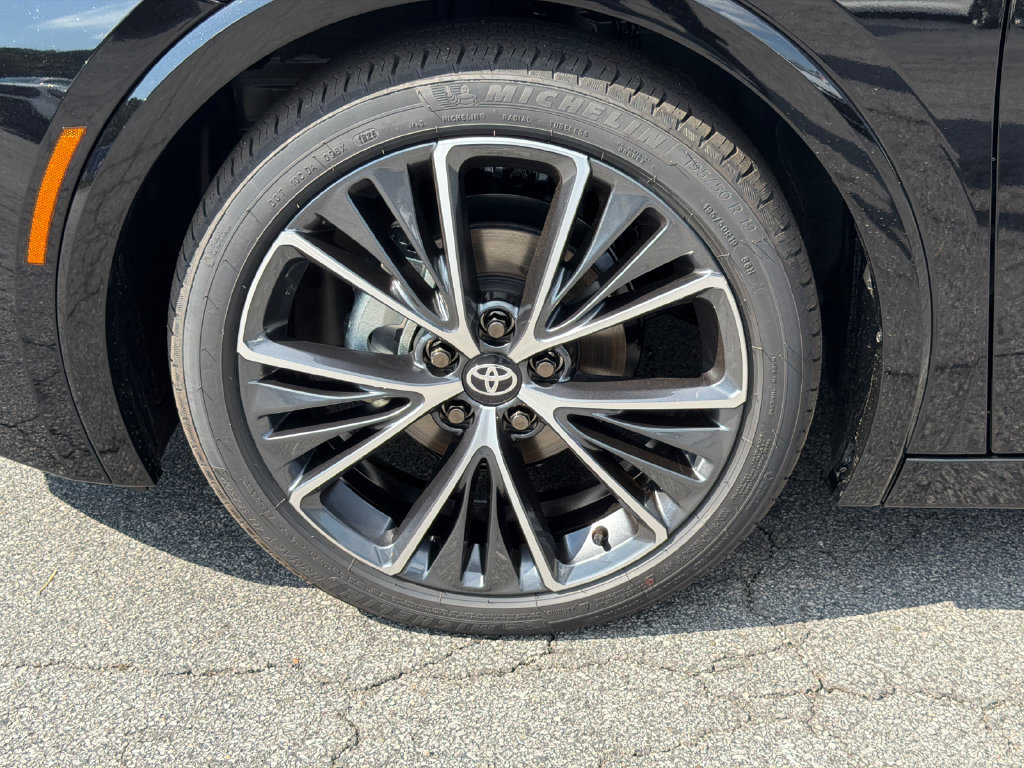 New 2027 Toyota Prius XLE FWD image 14