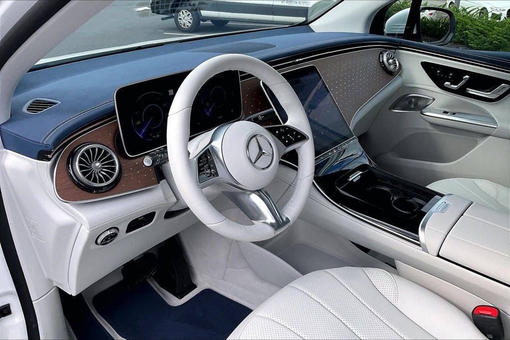 New 2027 Mercedes-Benz EQE 320 4MATIC SUV image 6