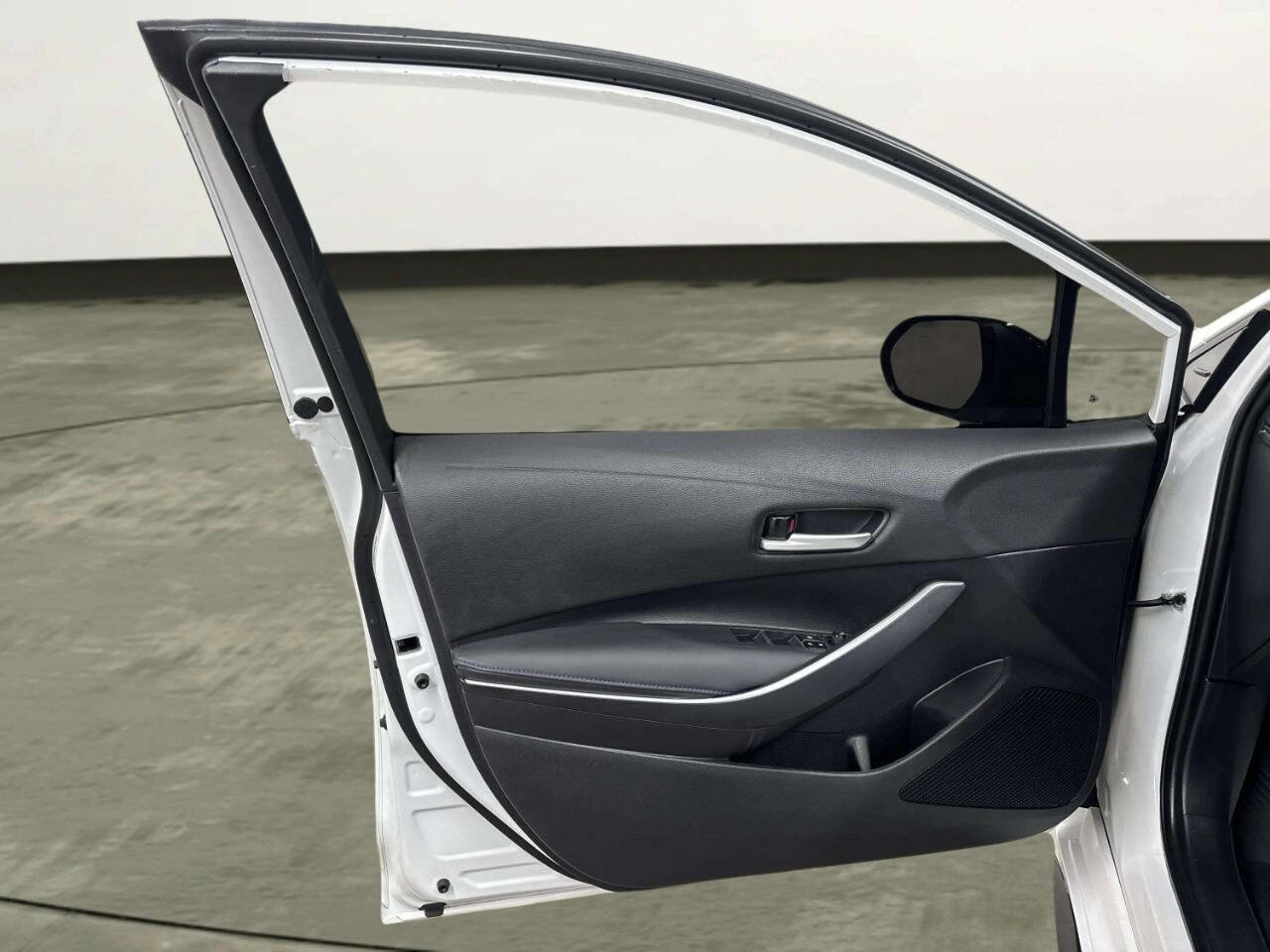 Used 2022 Toyota Corolla SE FWD image 12