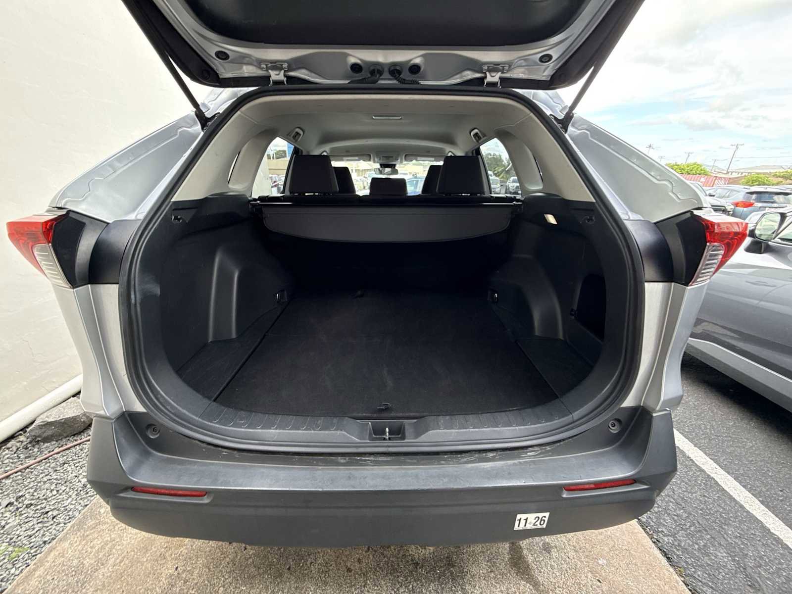 Used 2023 Toyota RAV4 LE FWD image 23