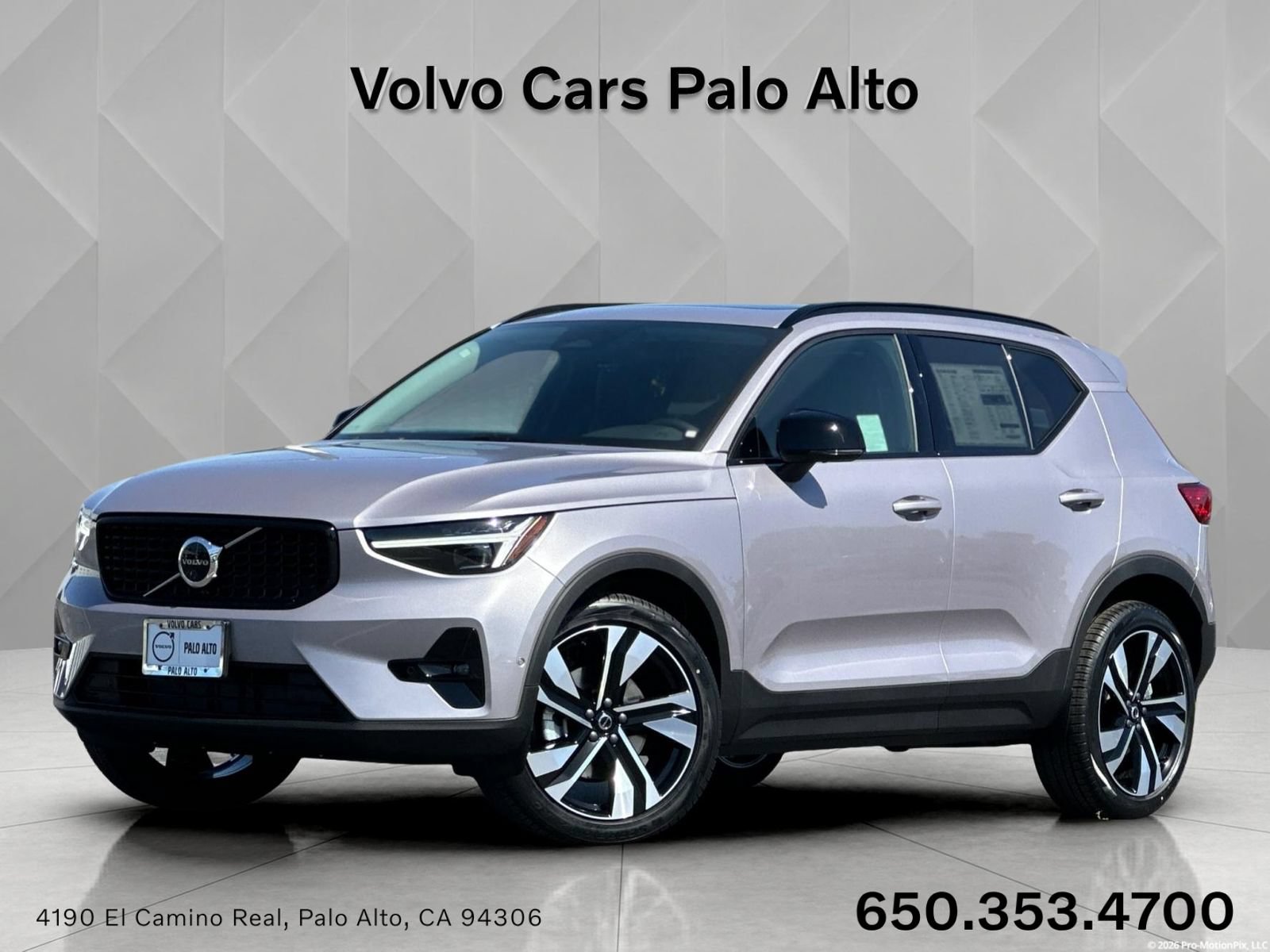 New 2026 Volvo XC40 B5 Ultra w/ Climate Package