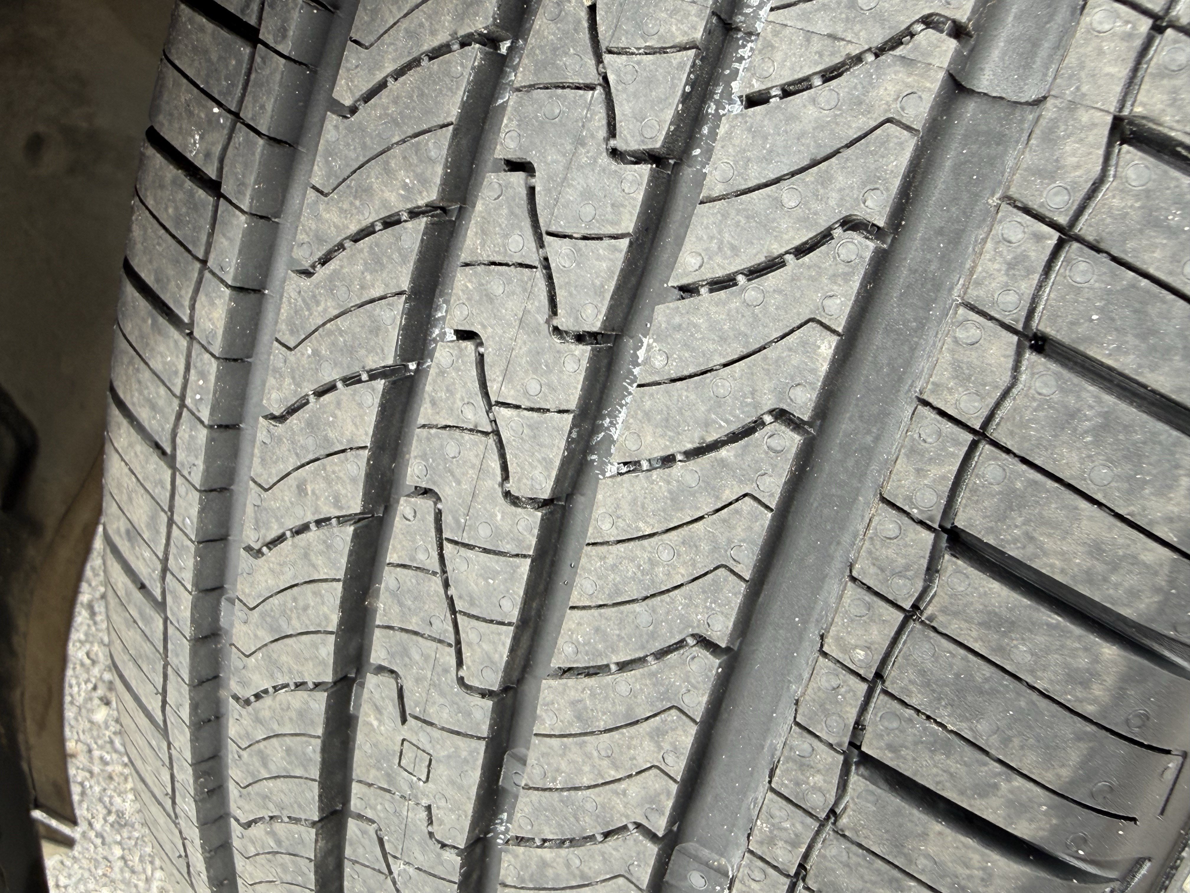 Used 2024 Hyundai Venue Limited FWD image 12