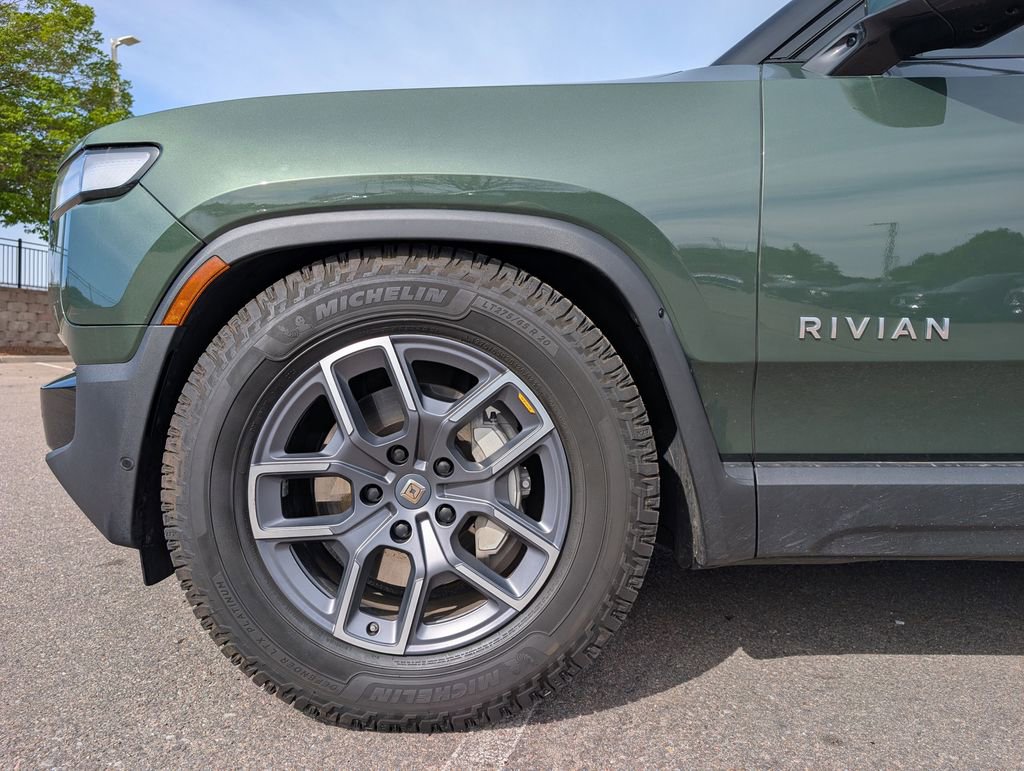 Used 2024 Rivian R1S Adventure AWD/4WD image 11