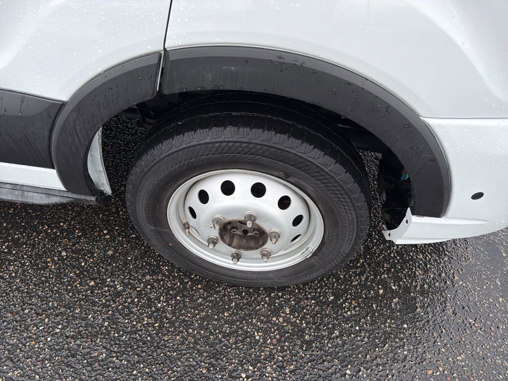 Used 2024 Ford Transit 350 XLT image 17