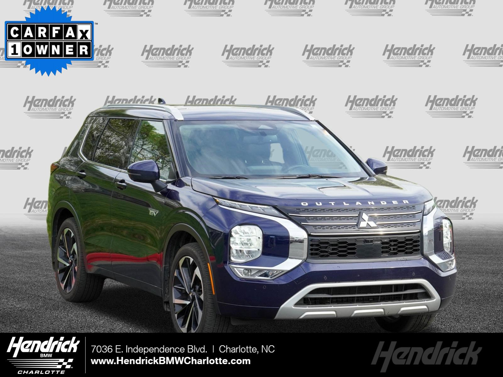 Used 2024 Mitsubishi Outlander 4WD Plug-In Hybrid image 1