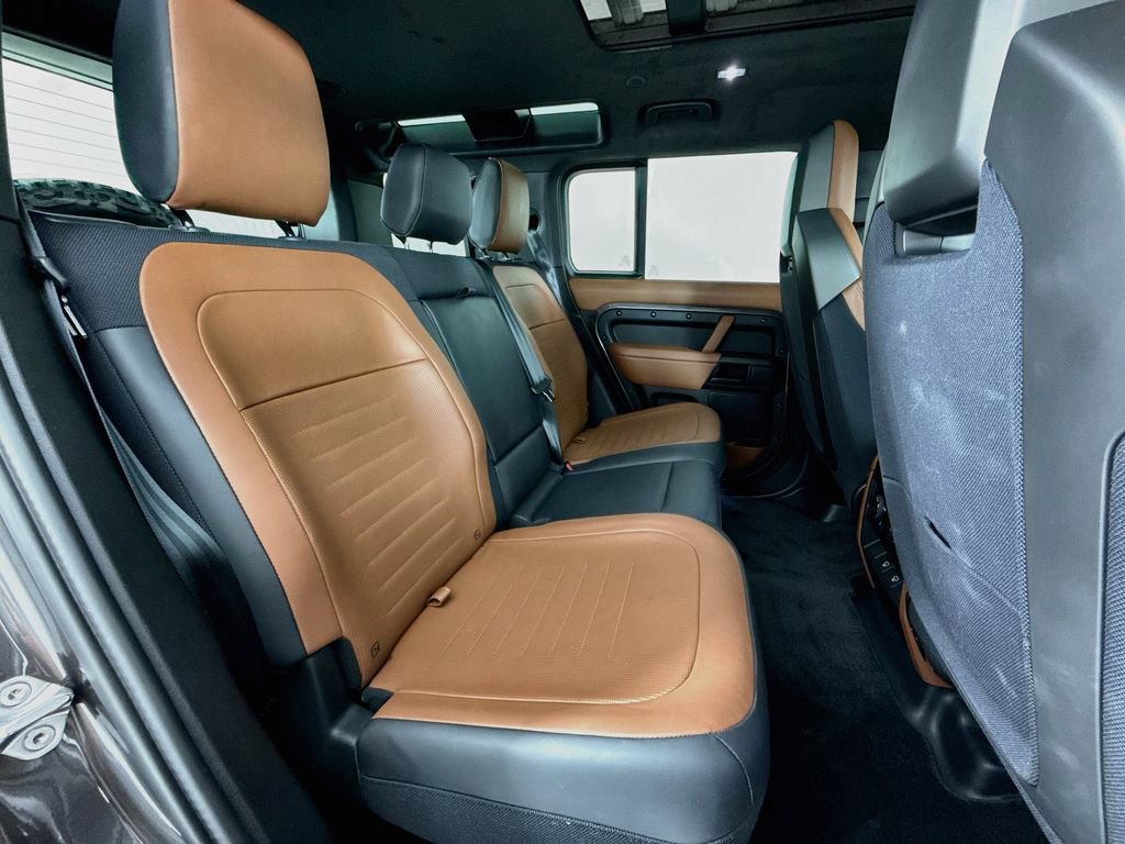 Used 2025 Land Rover Defender 110 AWD/4WD image 27