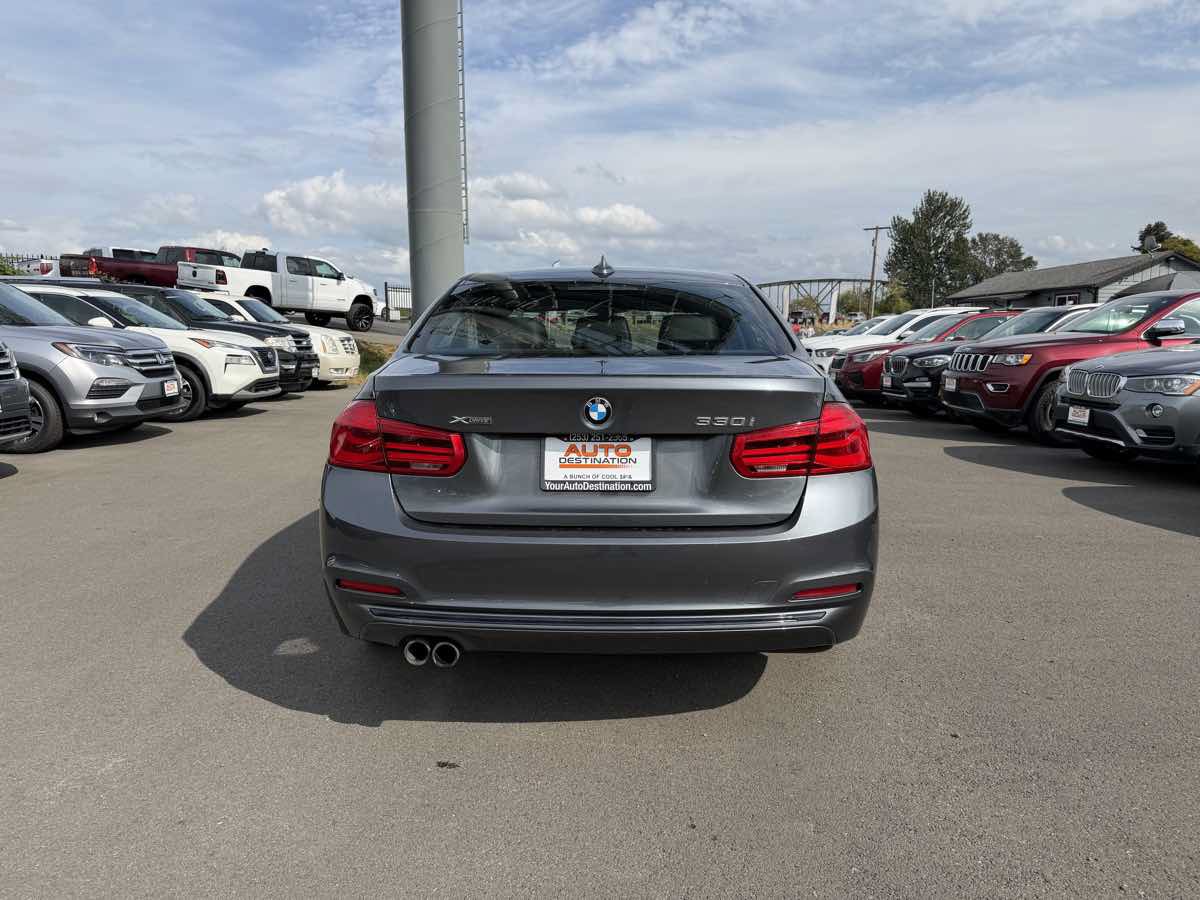 Used 2018 BMW 330i xDrive Sedan AWD/4WD image 7