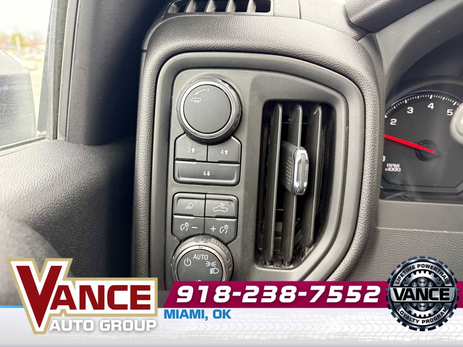 Used 2024 Chevrolet Silverado 2500 Custom w/ Custom Value Package image 29