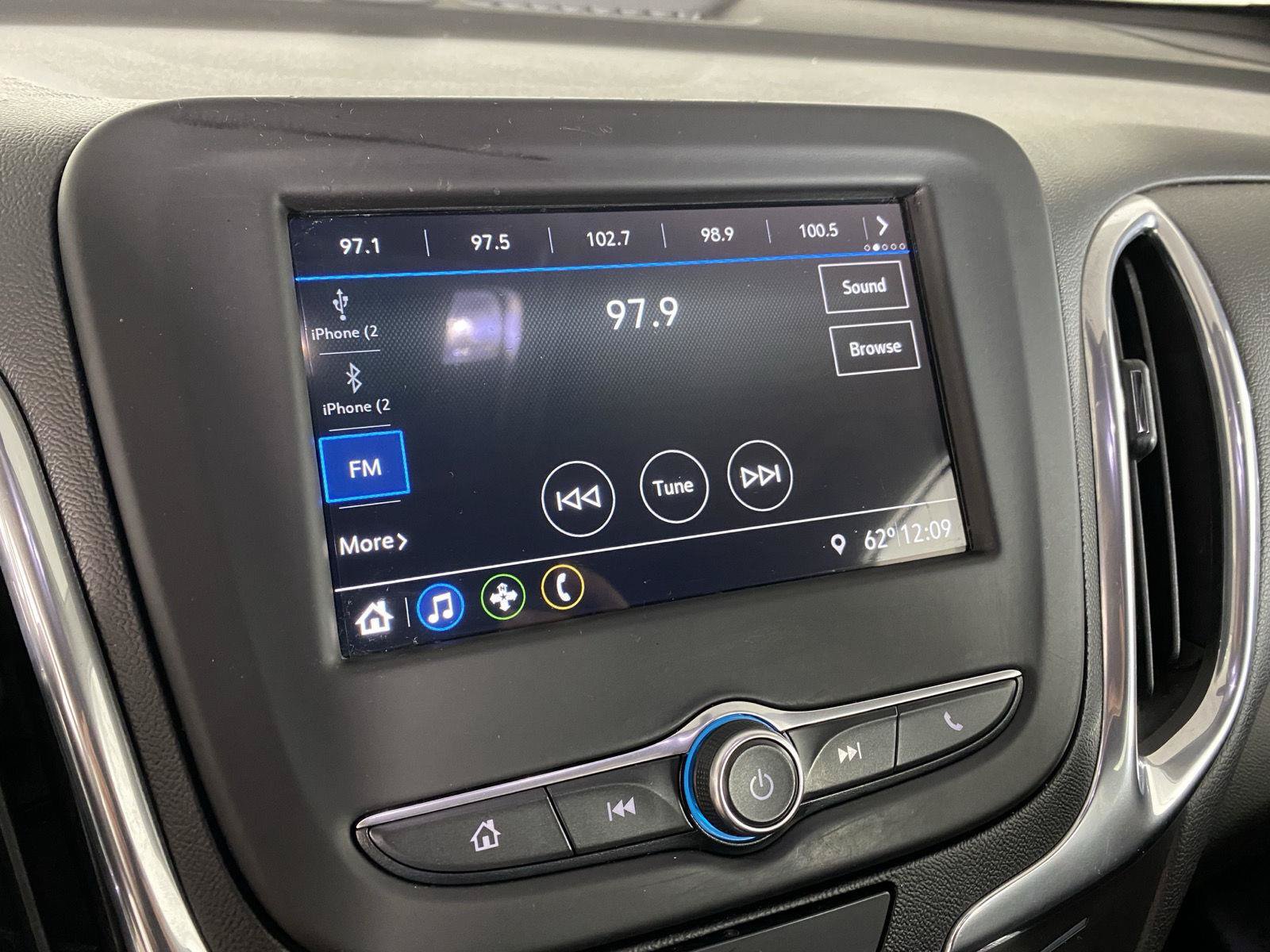 Used 2019 Chevrolet Equinox LT FWD image 11