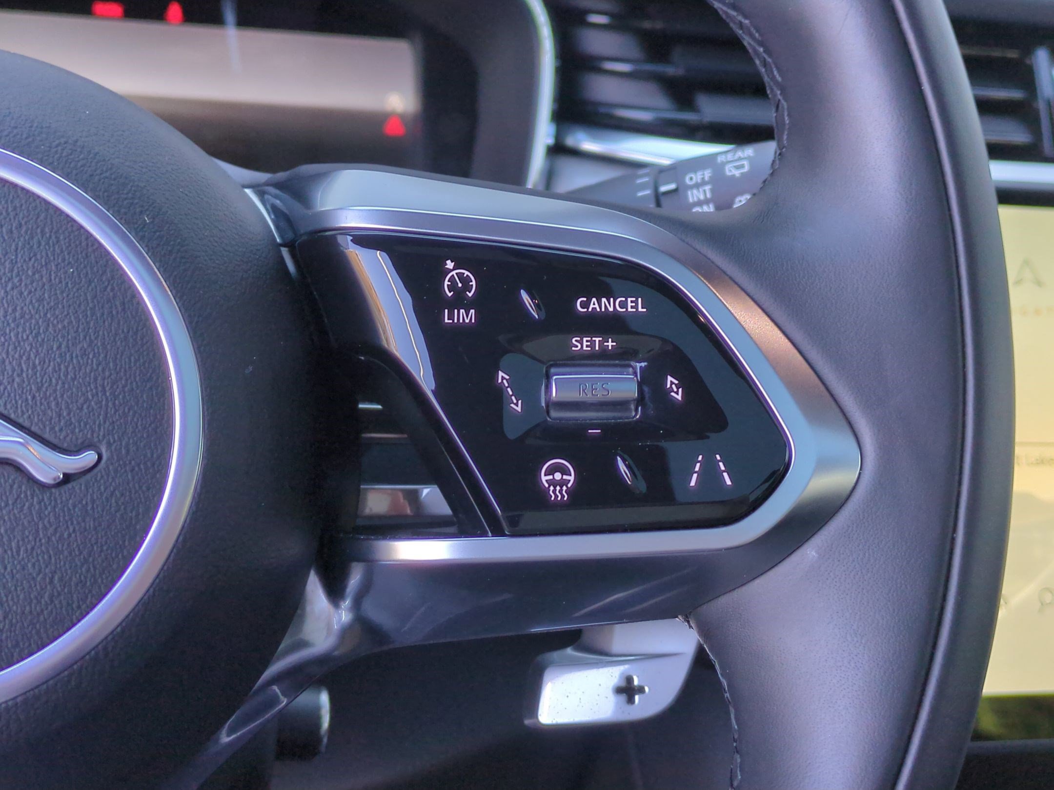 Used 2026 Jaguar F-PACE R-Dynamic S AWD/4WD image 17