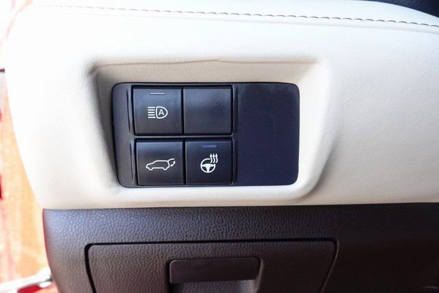 Used 2022 Toyota Highlander Limited image 18