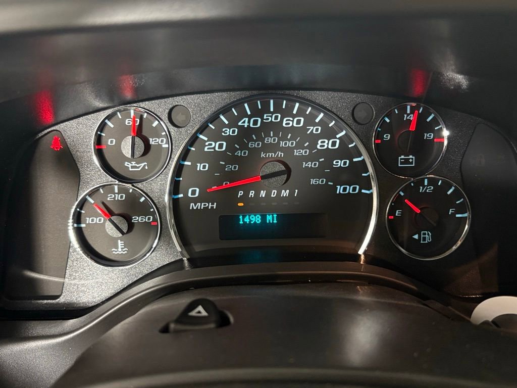 Used 2025 Chevrolet Express 2500 w/ Driver Convenience Package RWD image 21