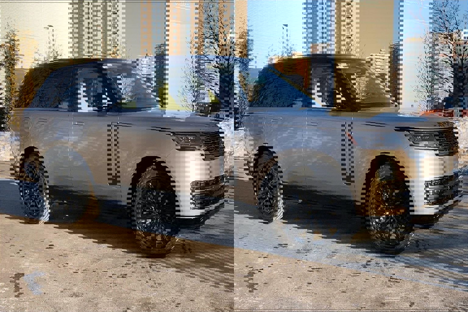 New 2026 Land Rover Range Rover SE image 2