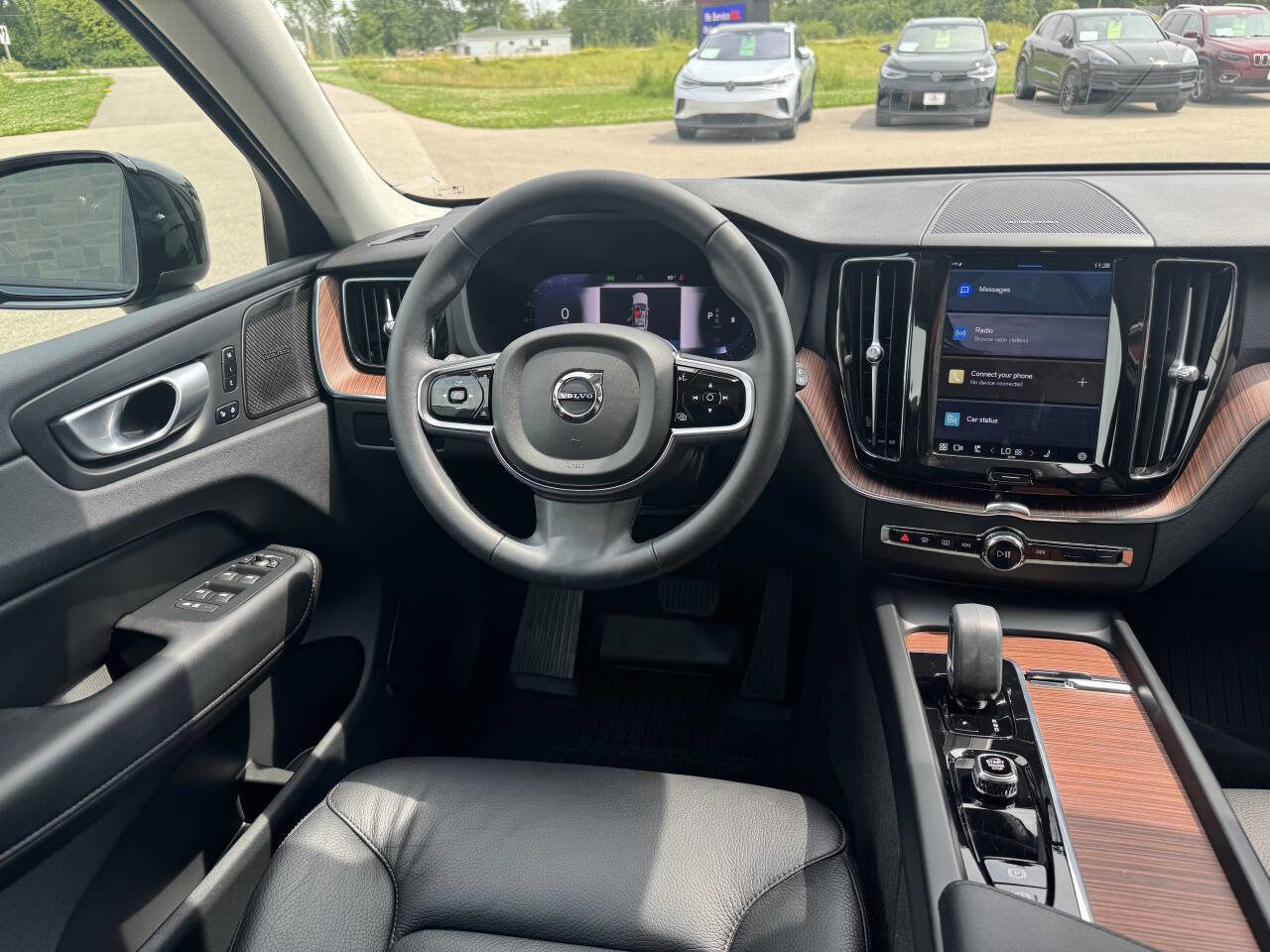 Used 2024 Volvo XC60 B5 Plus image 14