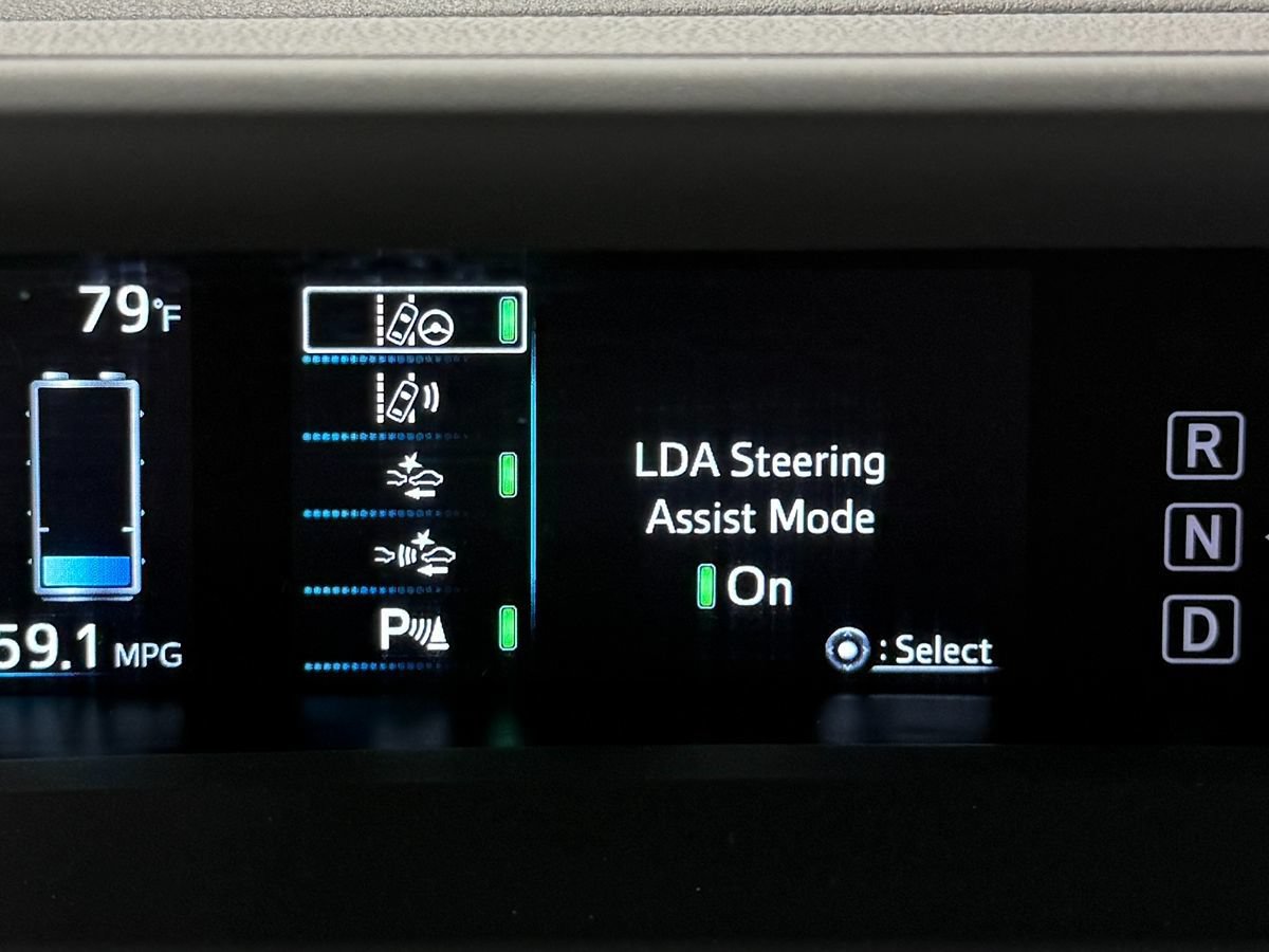 Used 2019 Toyota Prius Prime Advanced w/ Carpet Mat Package FWD image 20