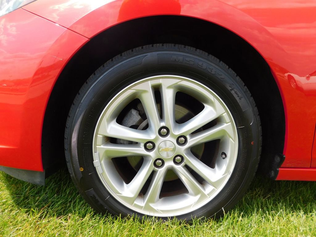 Used 2017 Chevrolet Cruze LT w/ Convenience Package FWD image 10