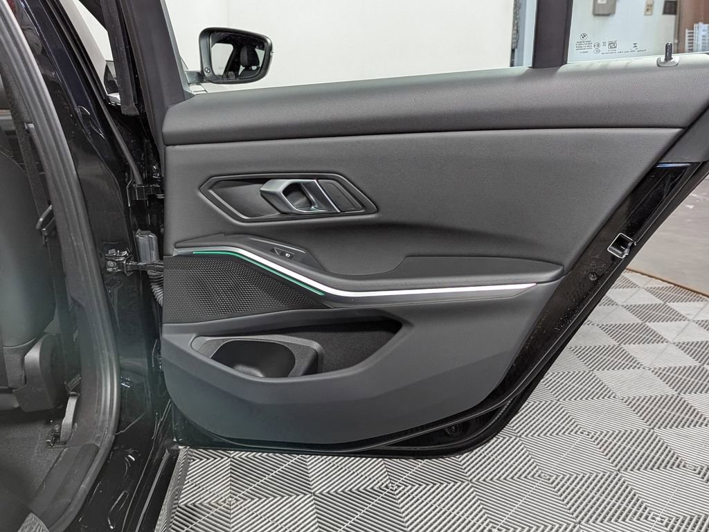 Used 2025 BMW 330i xDrive Sedan w/ M Sport Package image 38