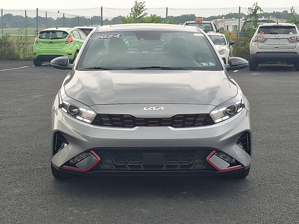 Used 2024 Kia Forte GT-Line w/ GT-Line Premium Package FWD image 2