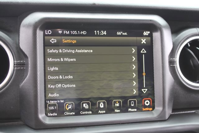 Used 2023 Jeep Wrangler Unlimited Sahara image 34