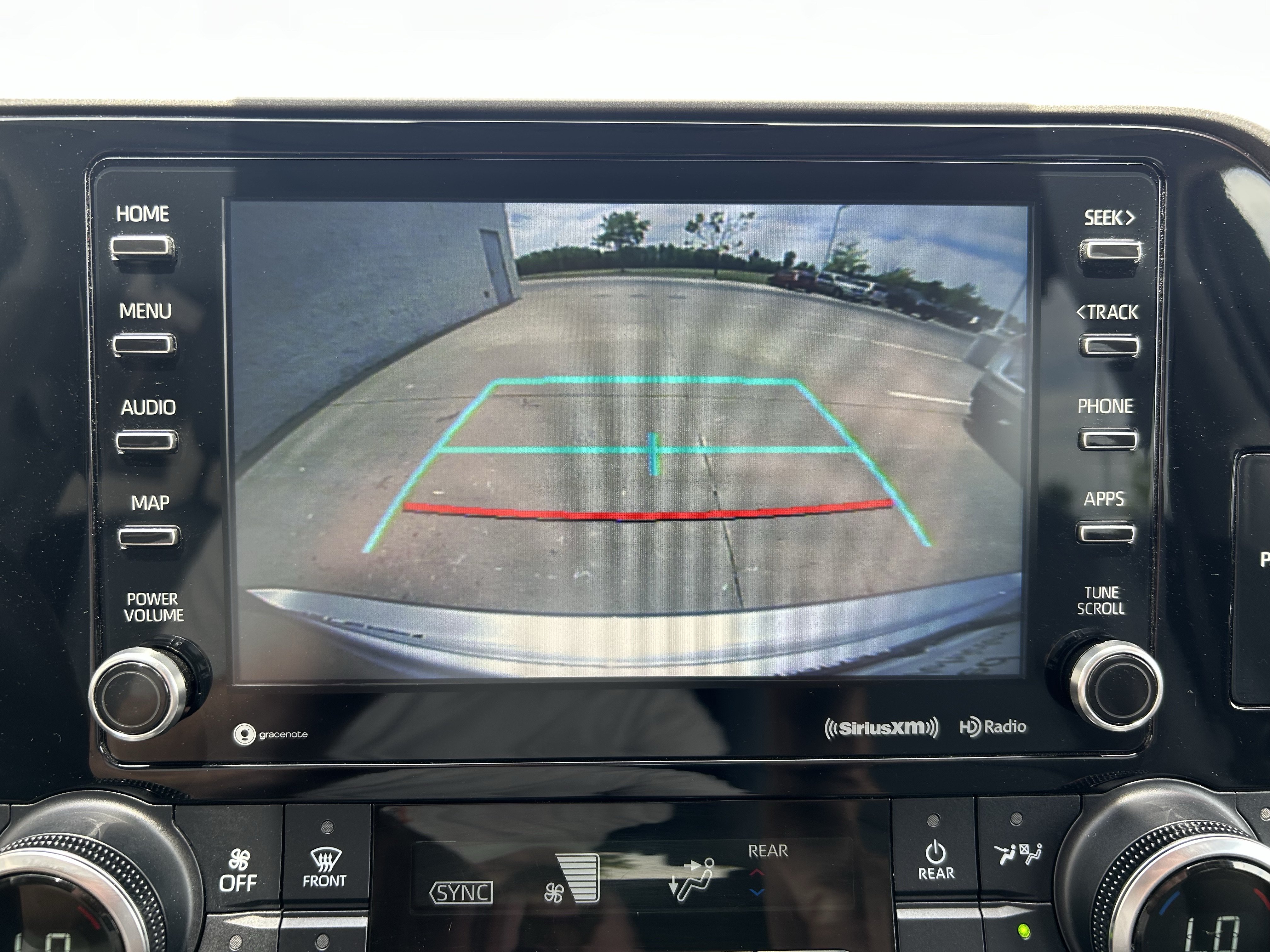 Certified 2020 Toyota Highlander XLE AWD/4WD image 31