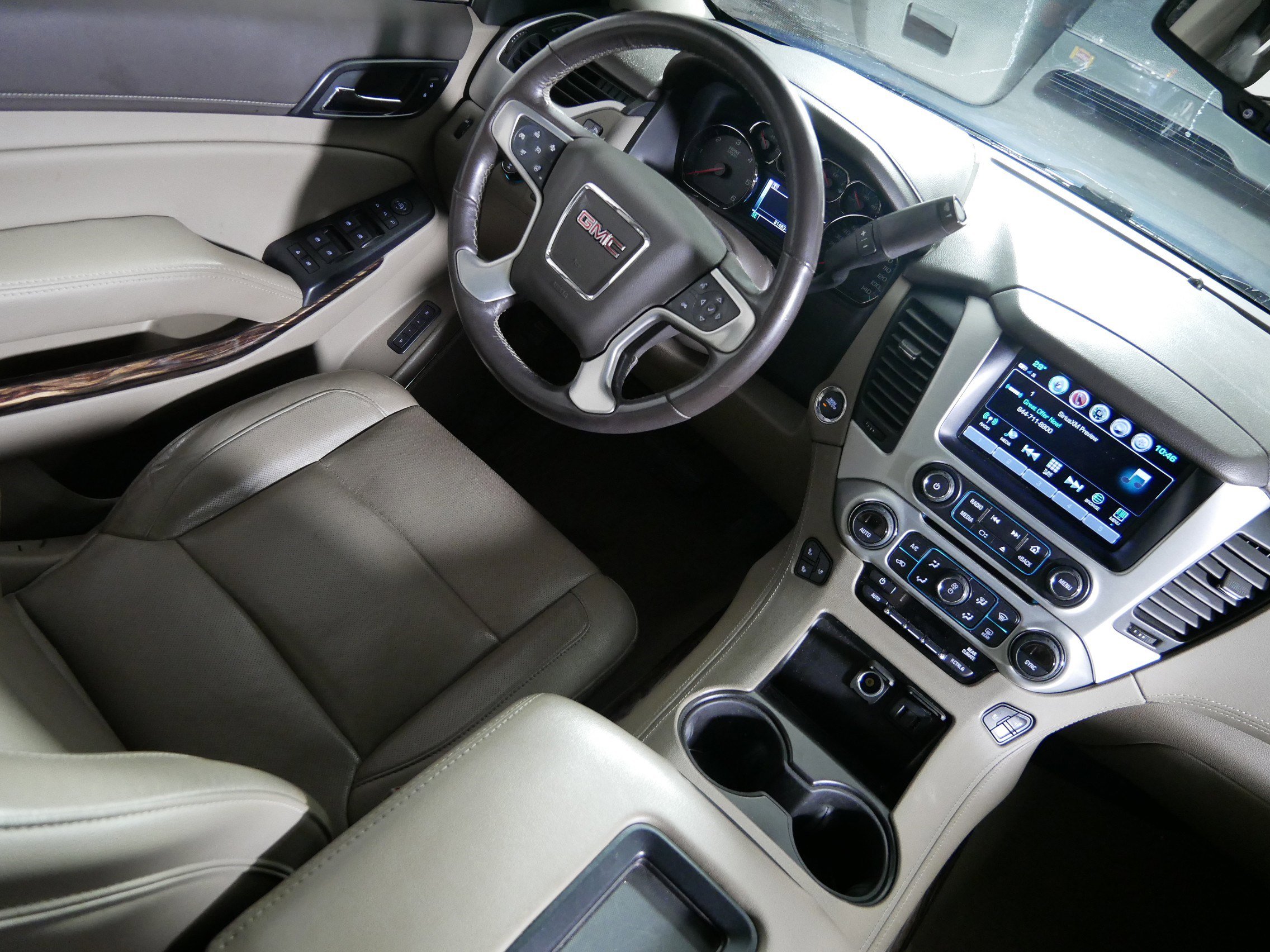 Used 2020 GMC Yukon XL SLT w/ Open Road Package image 9