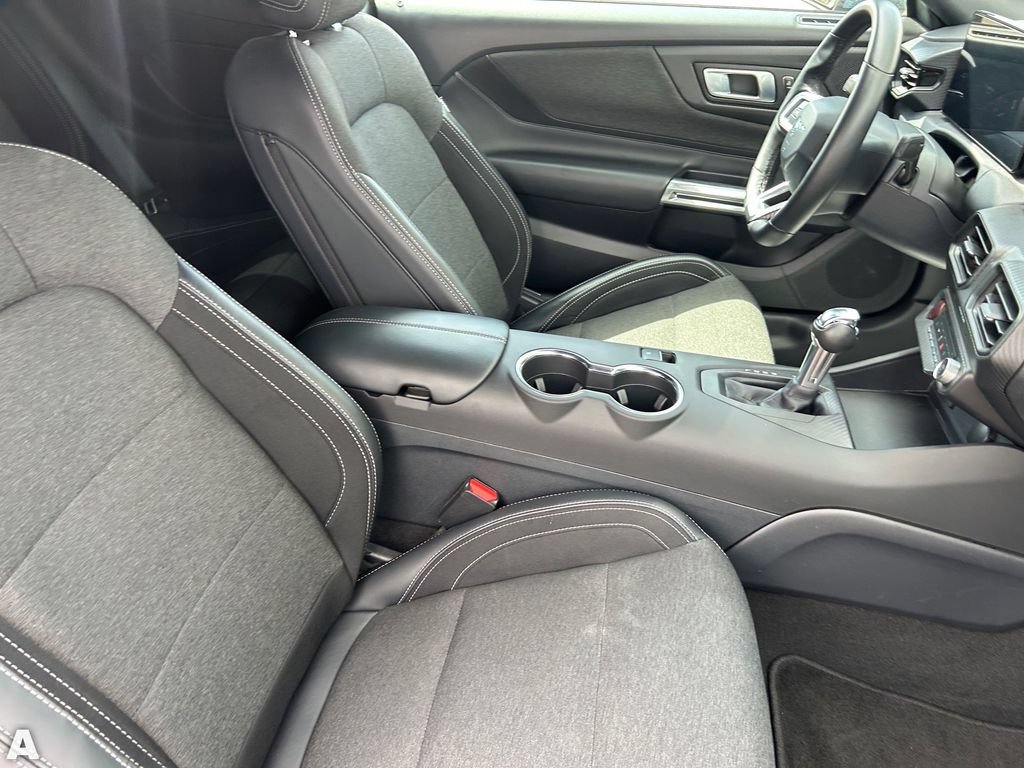 Used 2025 Ford Mustang Coupe RWD image 11