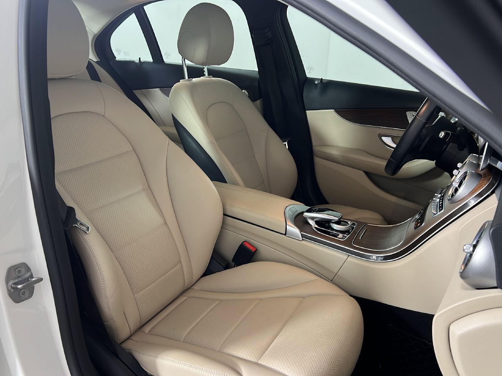 Used 2019 Mercedes-Benz C 300 4MATIC Sedan image 24