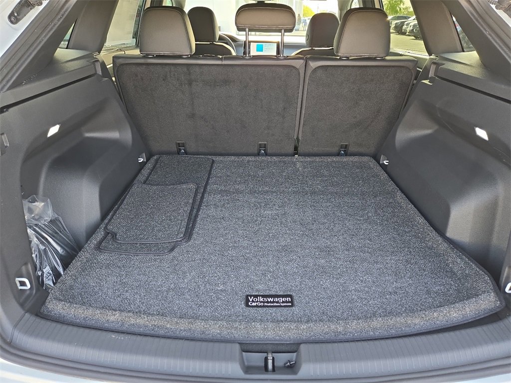 New 2025 Volkswagen Atlas Cross Sport SEL R-Line image 15