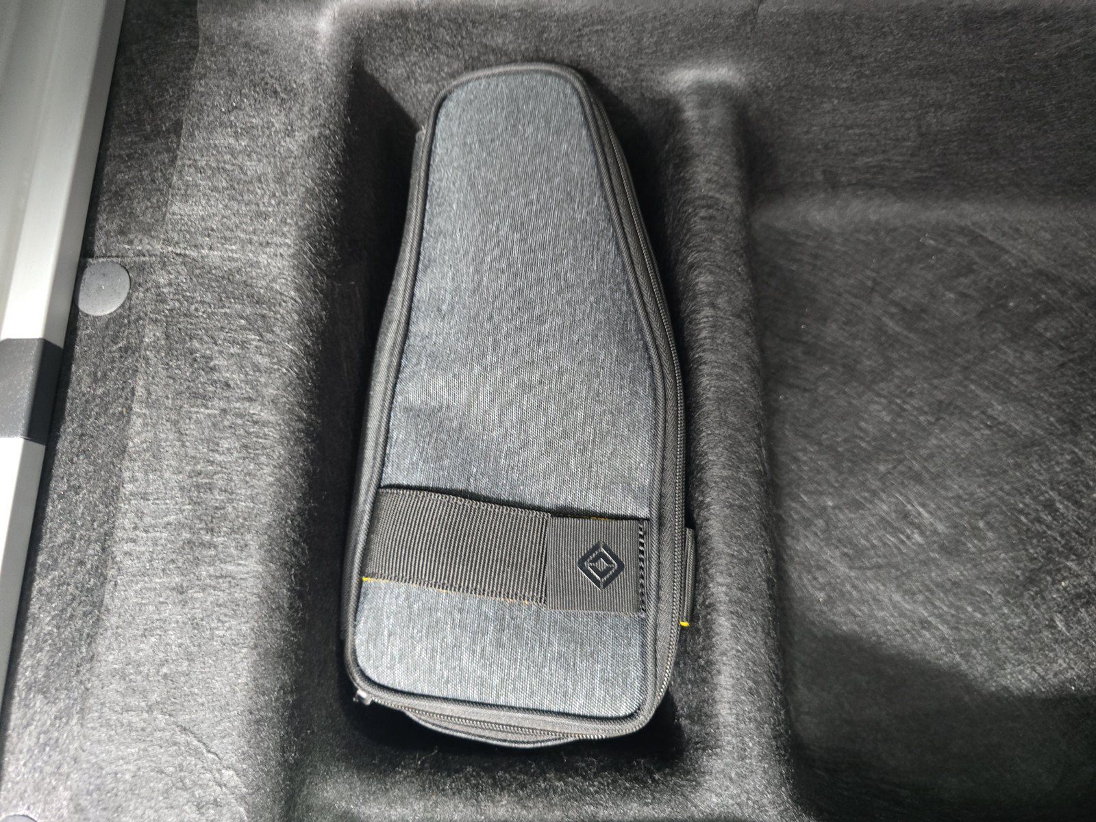 Used 2024 Rivian R1S Adventure AWD/4WD image 35