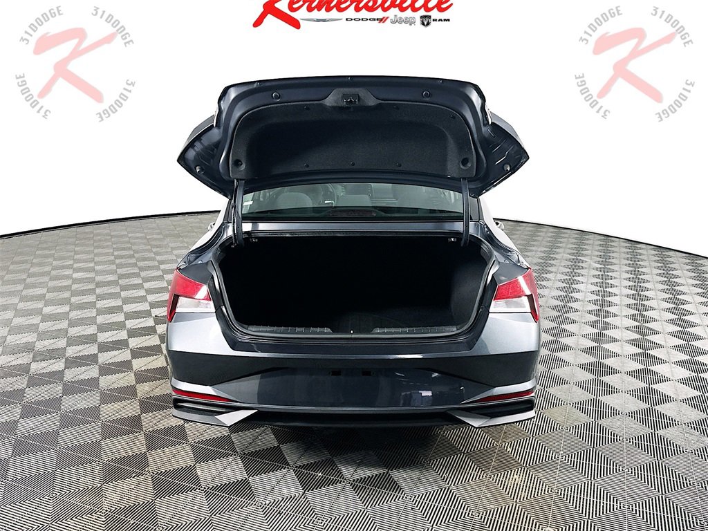 Used 2021 Hyundai Elantra SEL image 27