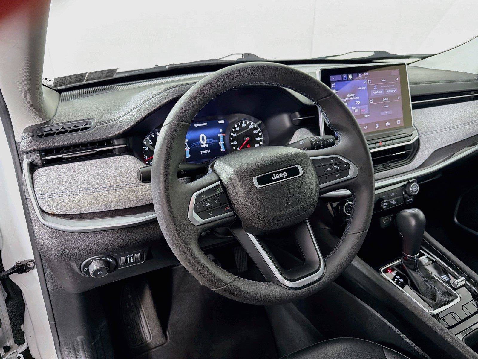 Used 2022 Jeep Compass Latitude AWD/4WD image 16