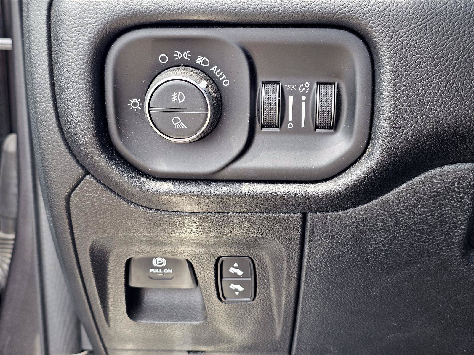 Used 2022 RAM 1500 Laramie w/ Sport Appearance Package AWD/4WD image 19